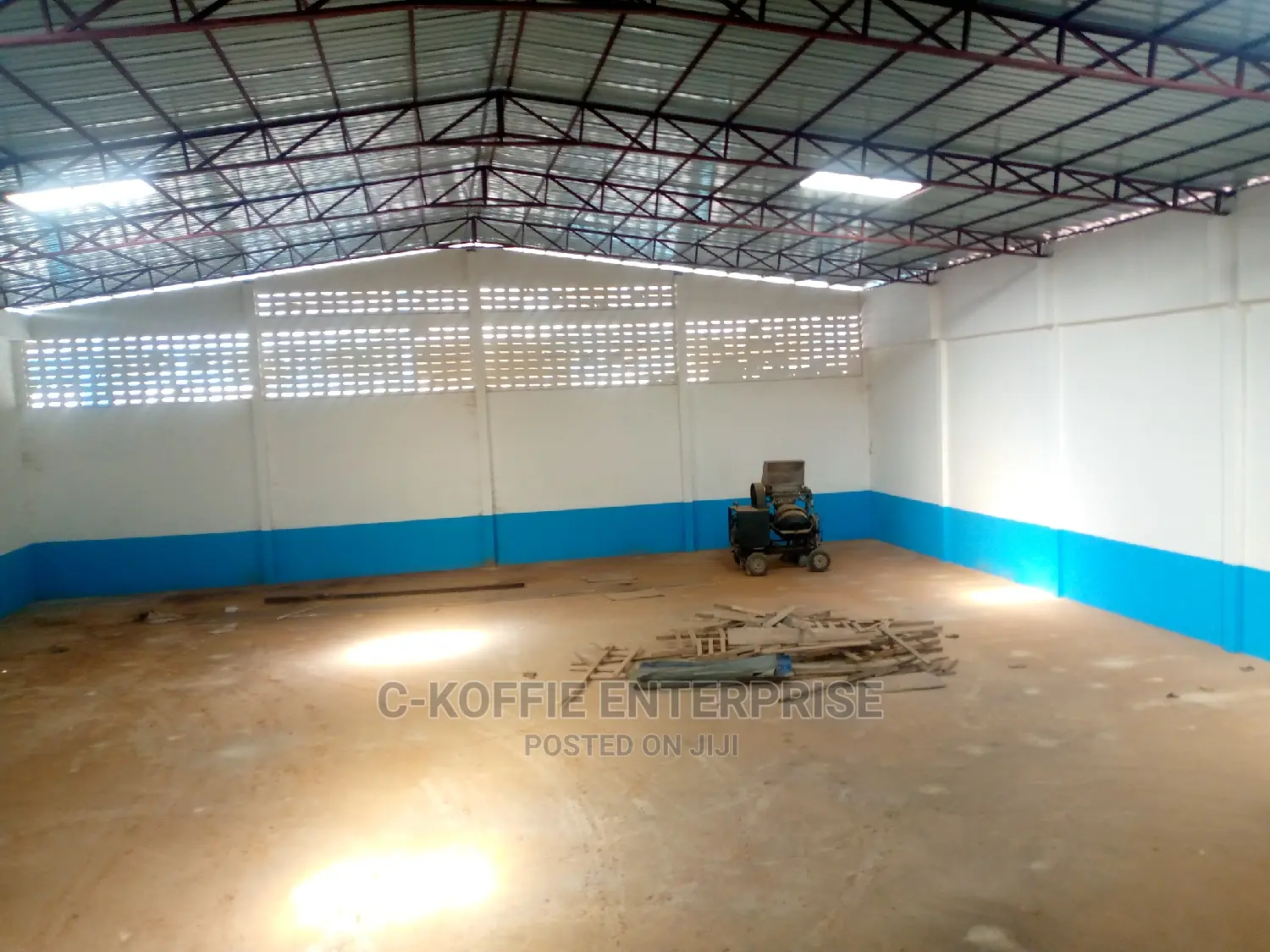 1000 SQM WAREHOUSE at Spintex 4 Rent