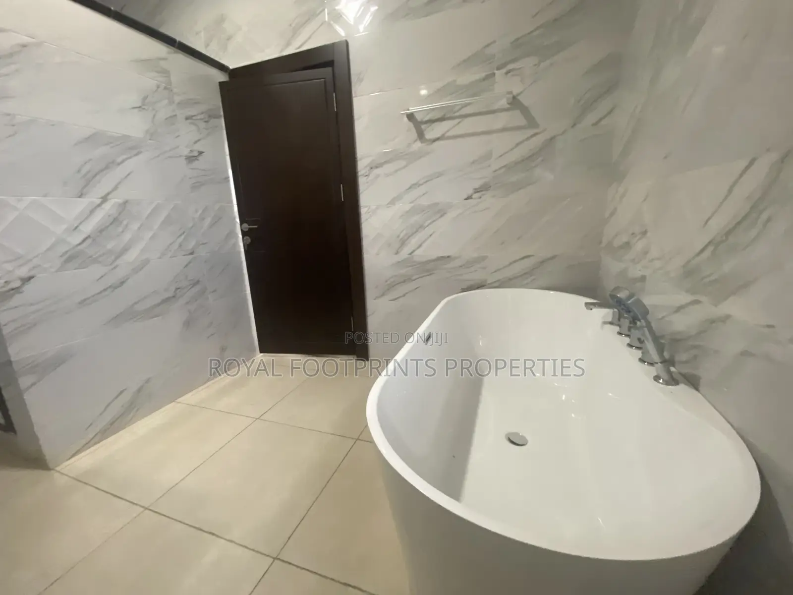 4bdrm House in Airport Residential Area for Sale