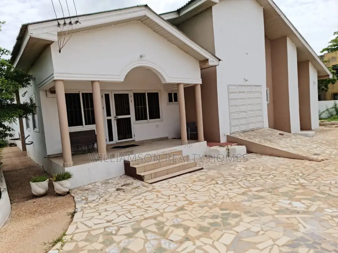 4bdrm Mansion in Hfc Estate, Spintex for Sale