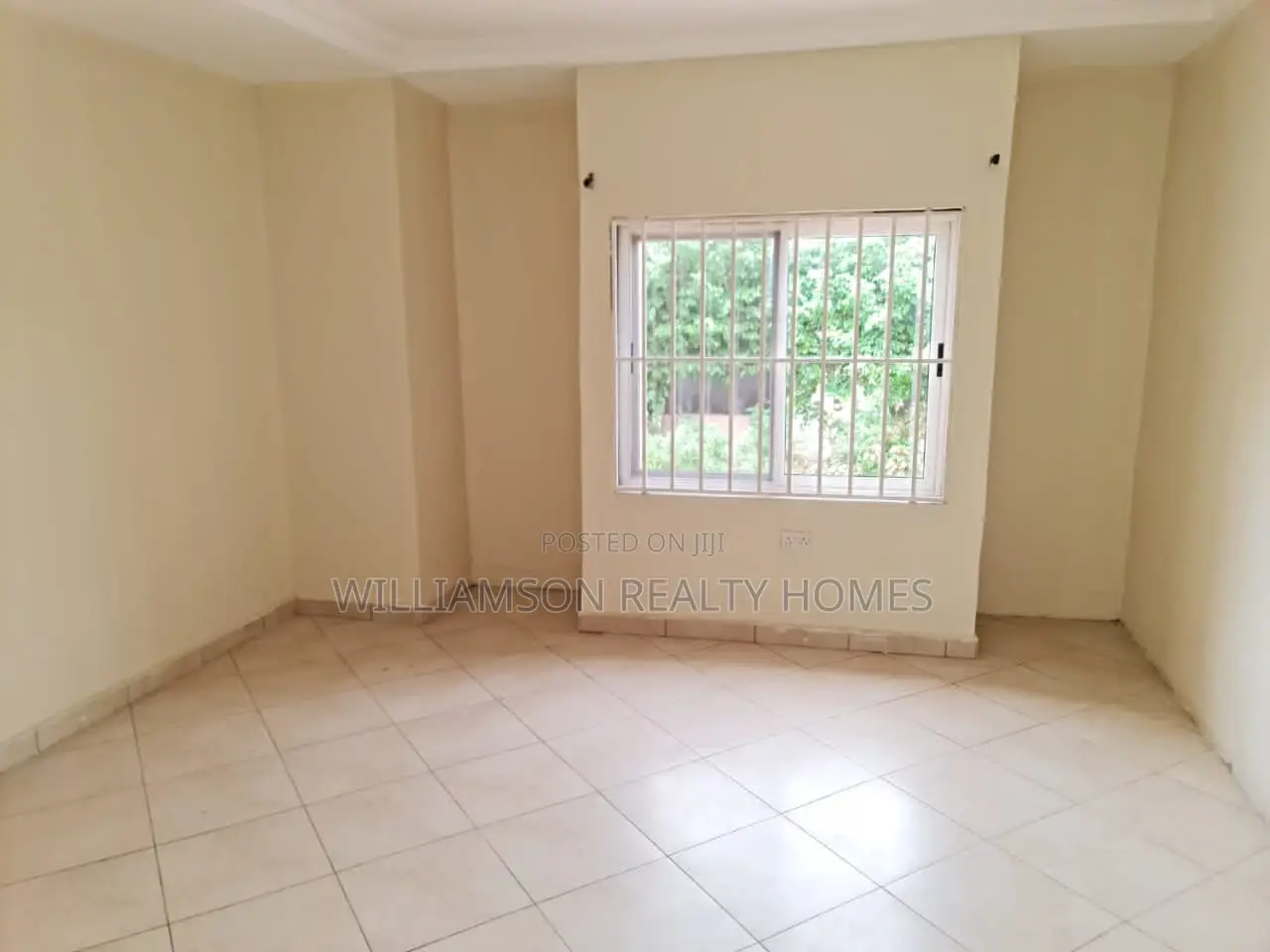 4bdrm Mansion in Hfc Estate, Spintex for Sale