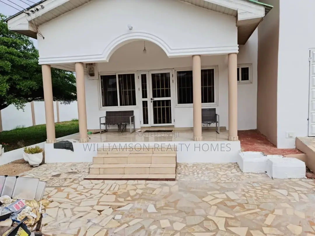 4bdrm Mansion in Hfc Estate, Spintex for Sale
