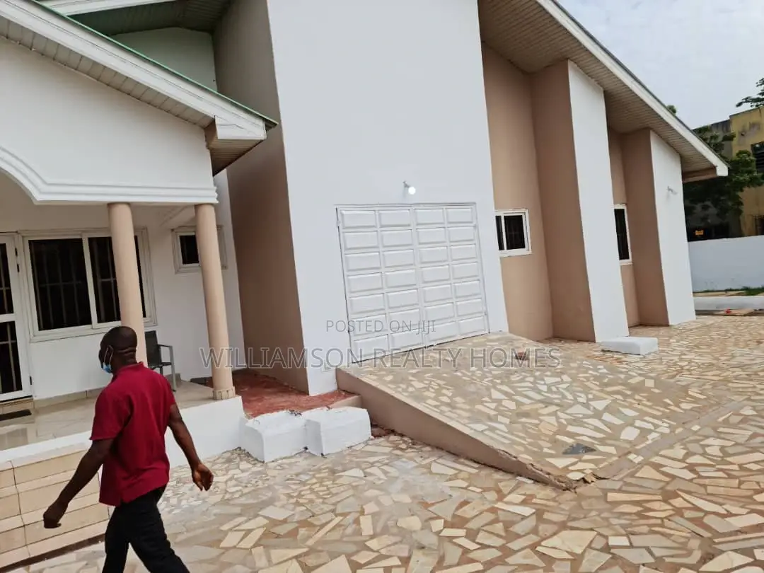 4bdrm Mansion in Hfc Estate, Spintex for Sale