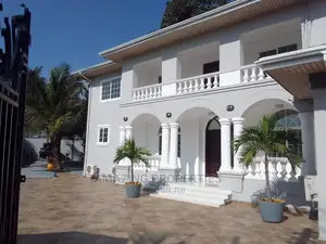 5bdrm House in 5Bedroom +2Bedroom, Cantonments for Sale