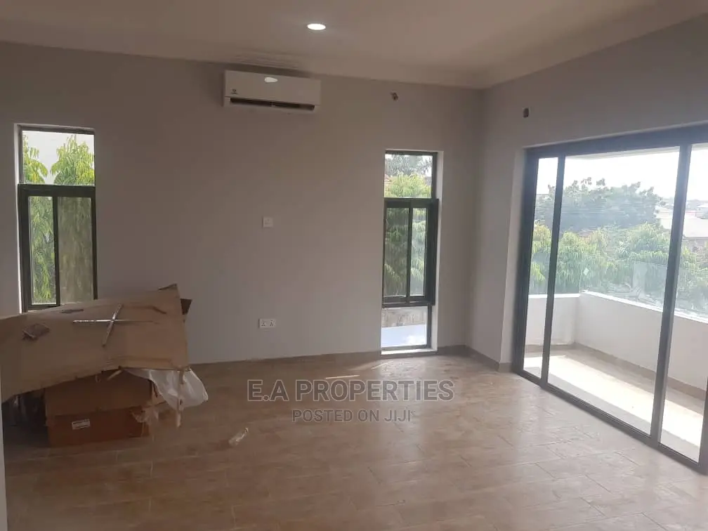 3bdrm House in E a Properties, Ghana Flag for Sale