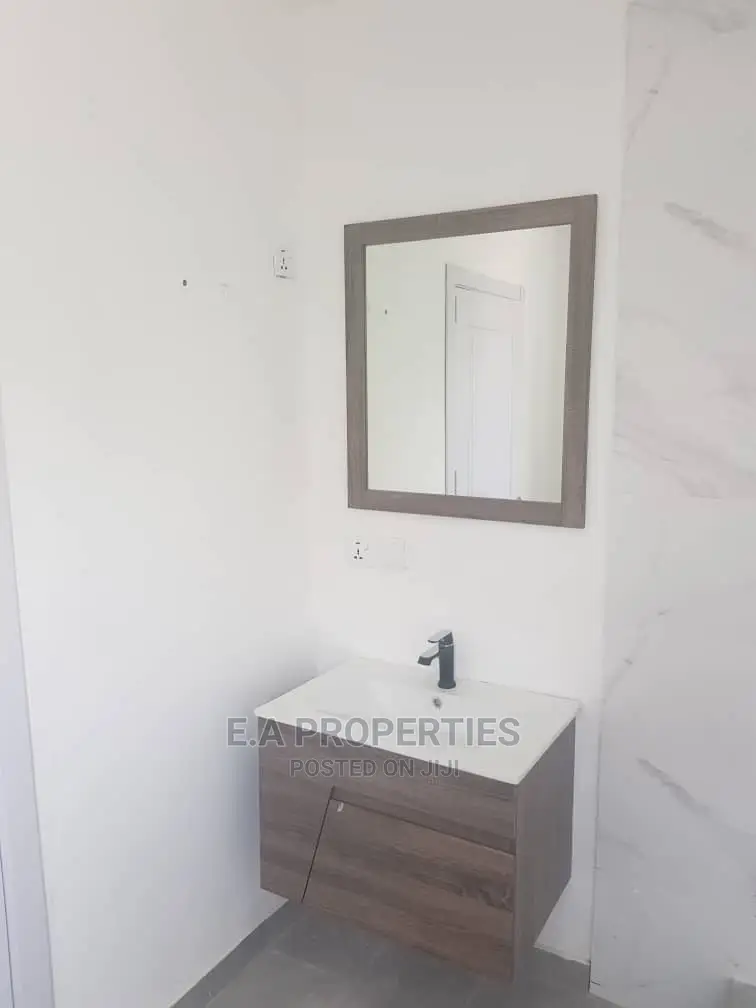 3bdrm House in E a Properties, Ghana Flag for Sale