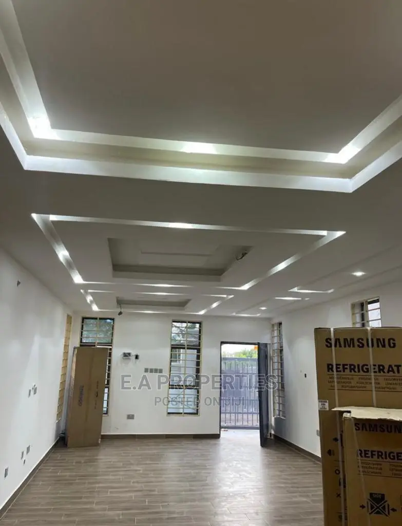 3bdrm House in E a Properties, Owusu Ansah for Sale