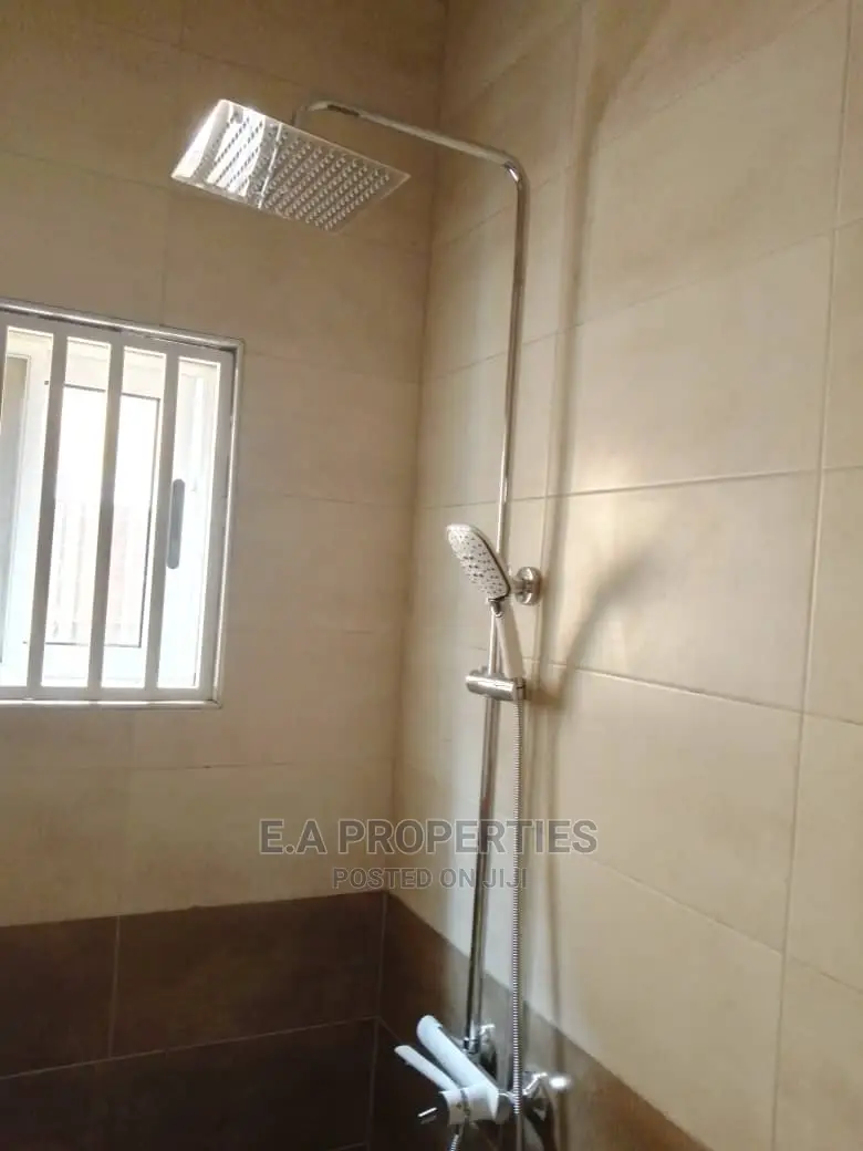 3bdrm House in E a Properties, Ghana Flag for Sale