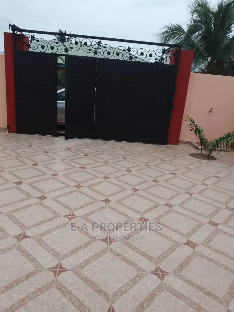 3bdrm House in E a Properties, Ghana Flag for Sale