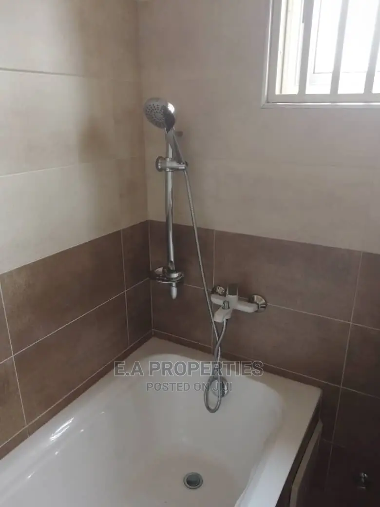 3bdrm House in E a Properties, Ghana Flag for Sale