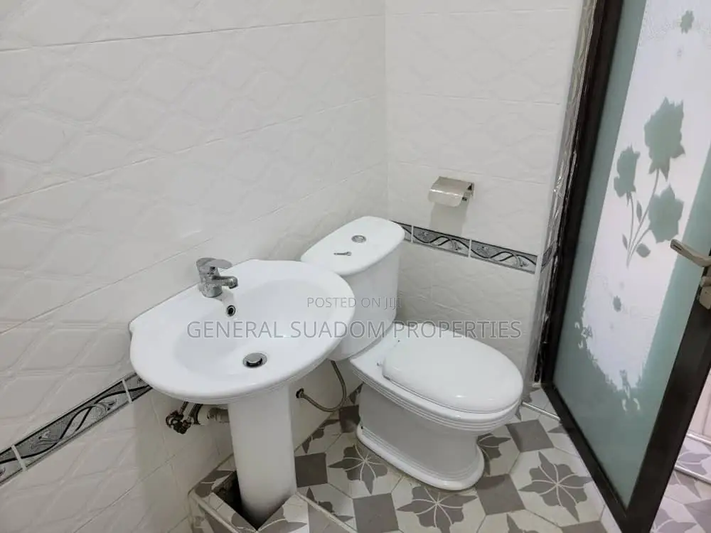 3bdrm Apartment in Suadom Properties, Baatsona Total for rent