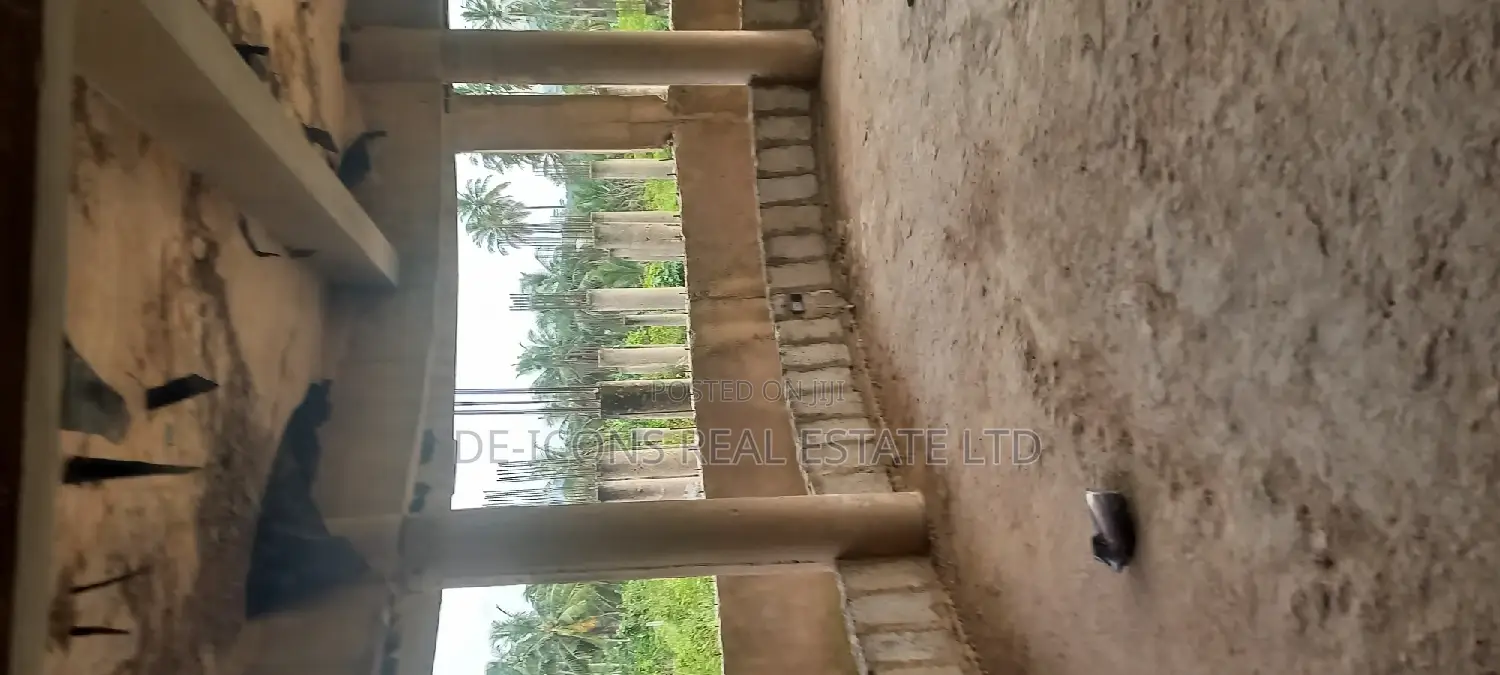 10 Bedrooms Property Built on 4 Plots of Land 4 Sale