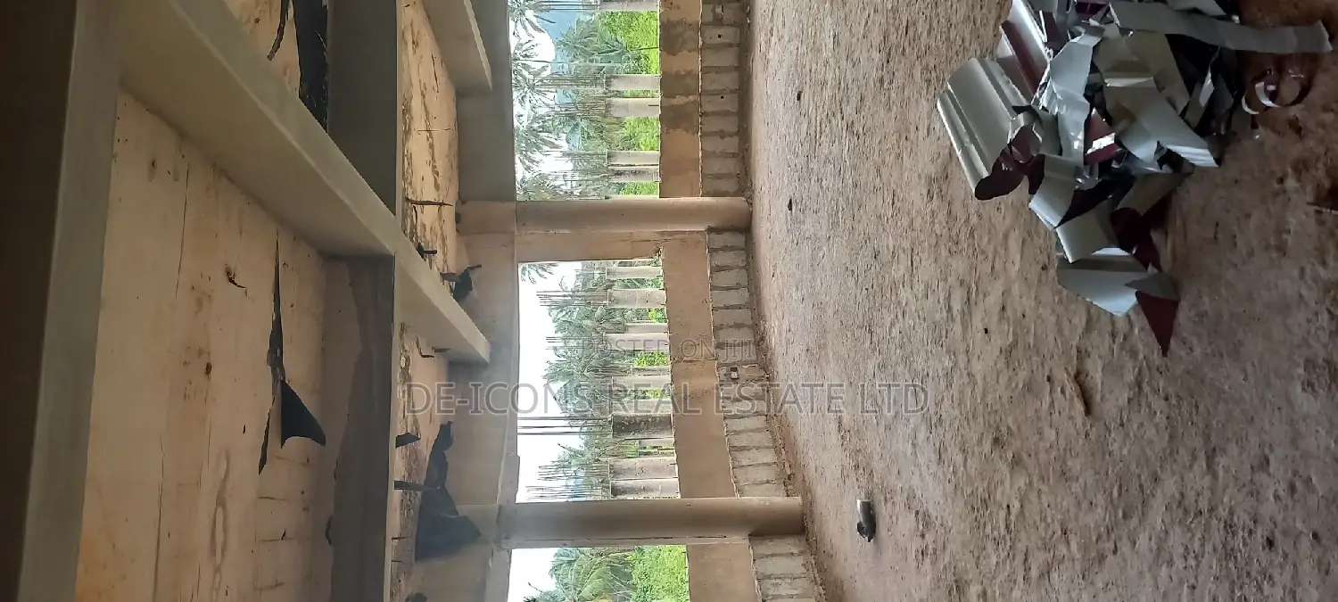 10 Bedrooms Property Built on 4 Plots of Land 4 Sale