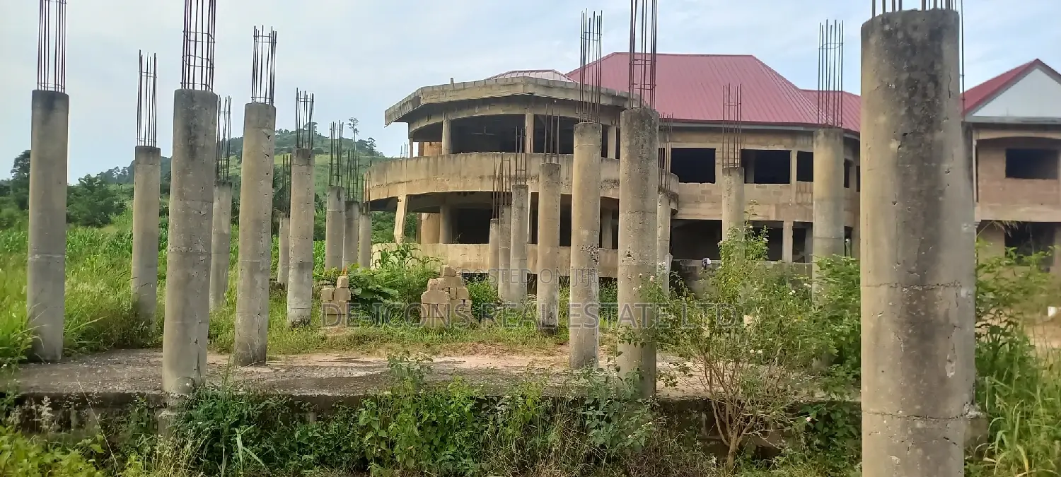 10 Bedrooms Property Built on 4 Plots of Land 4 Sale
