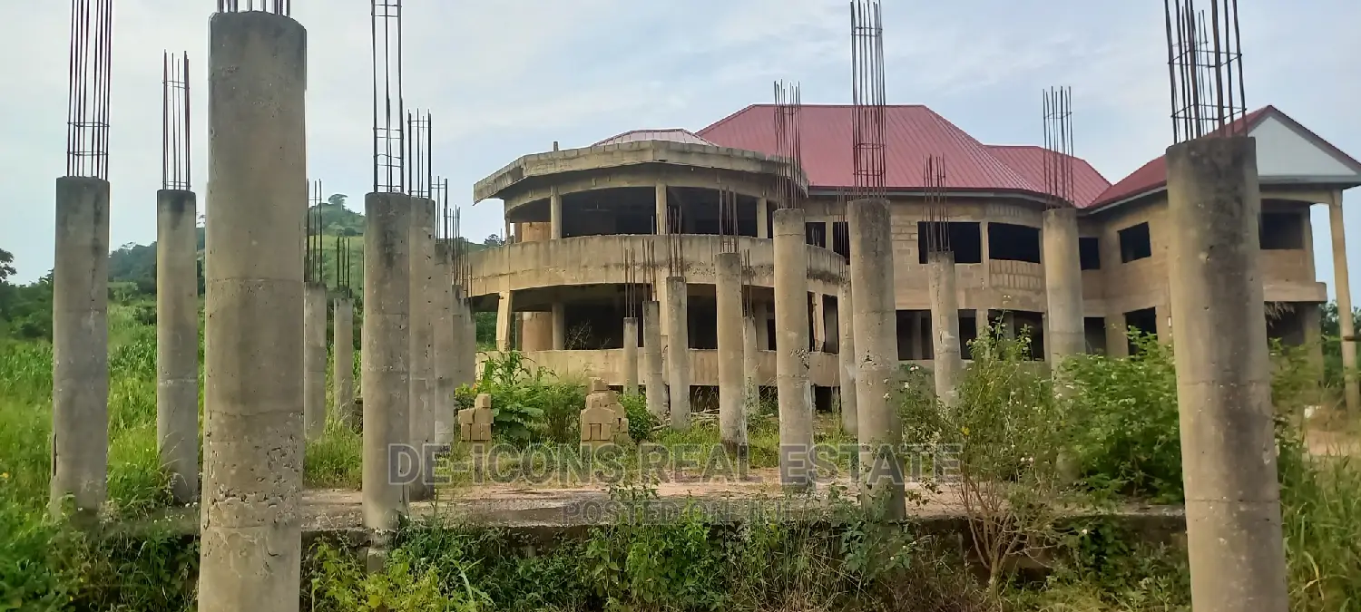 10 Bedrooms Property Built on 4 Plots of Land 4 Sale