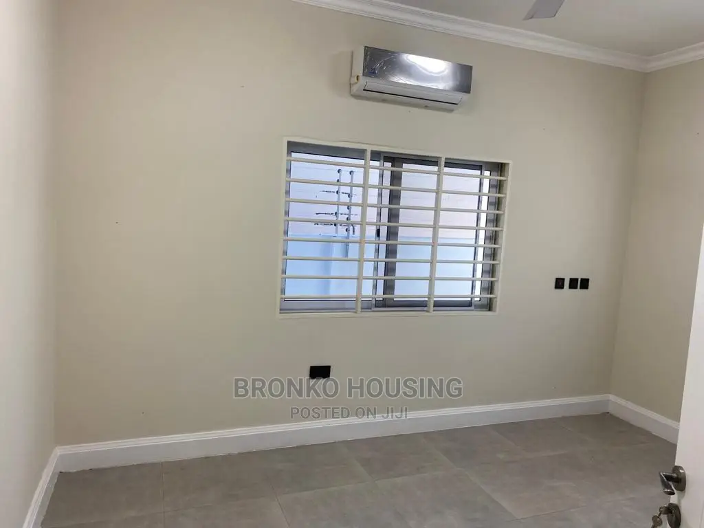 3bdrm House in Bronko Housing, Spintex for rent