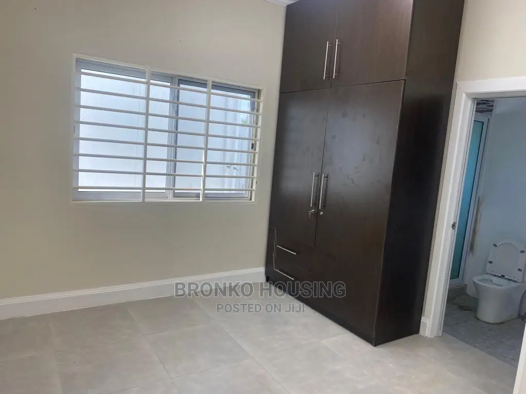 3bdrm House in Bronko Housing, Spintex for rent