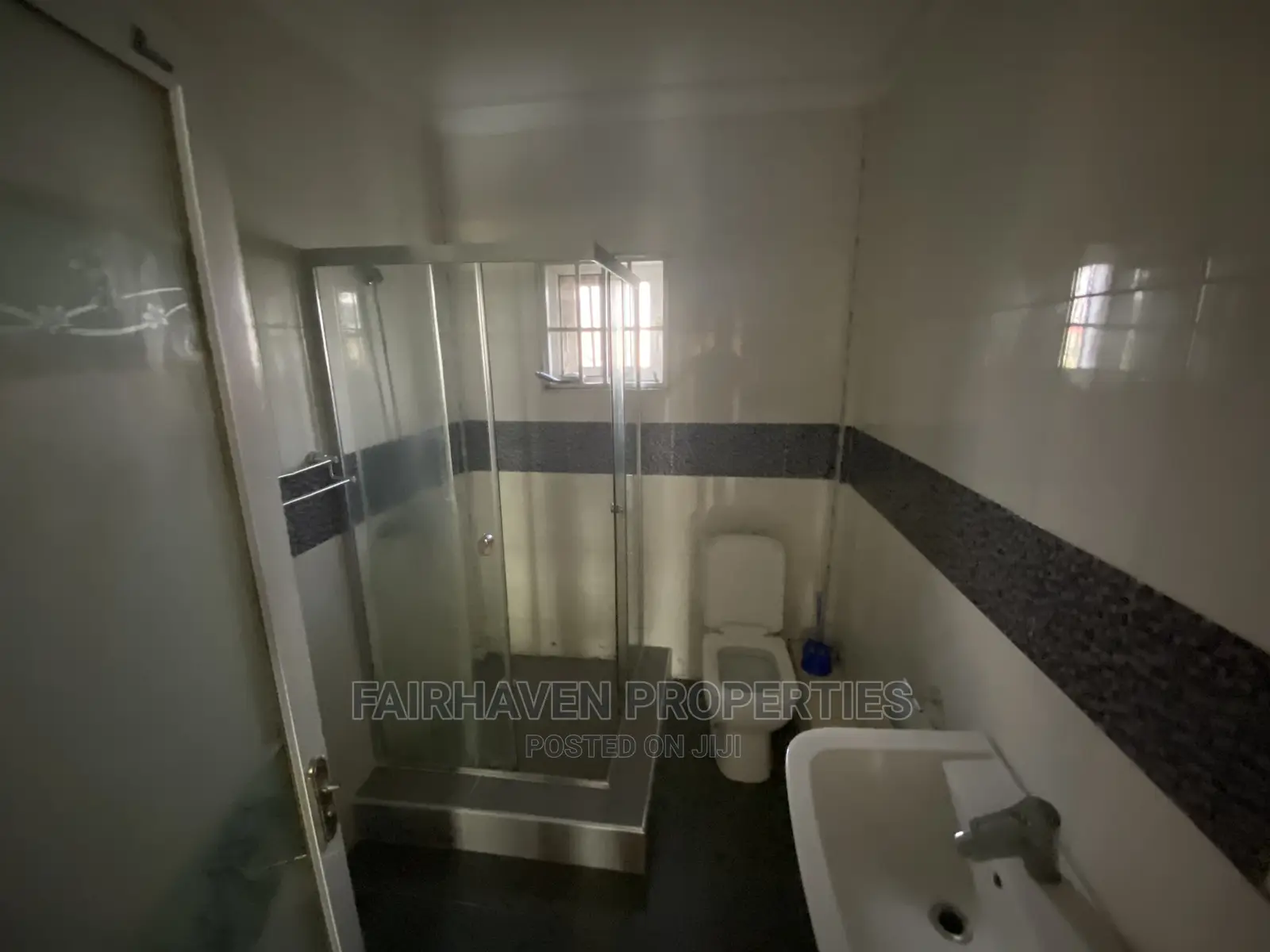 3bdrm Apartment in Tseaddo, Airport Residential Area for rent