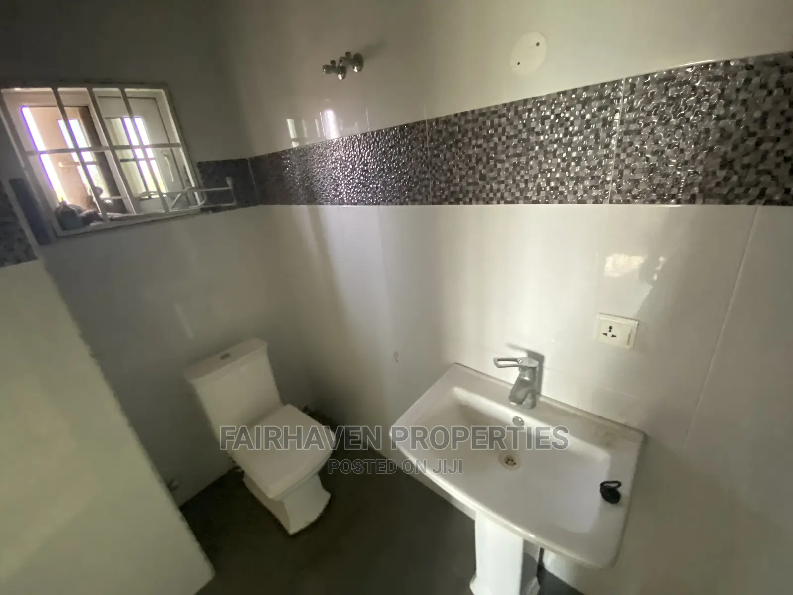 3bdrm Apartment in Tseaddo, Airport Residential Area for rent