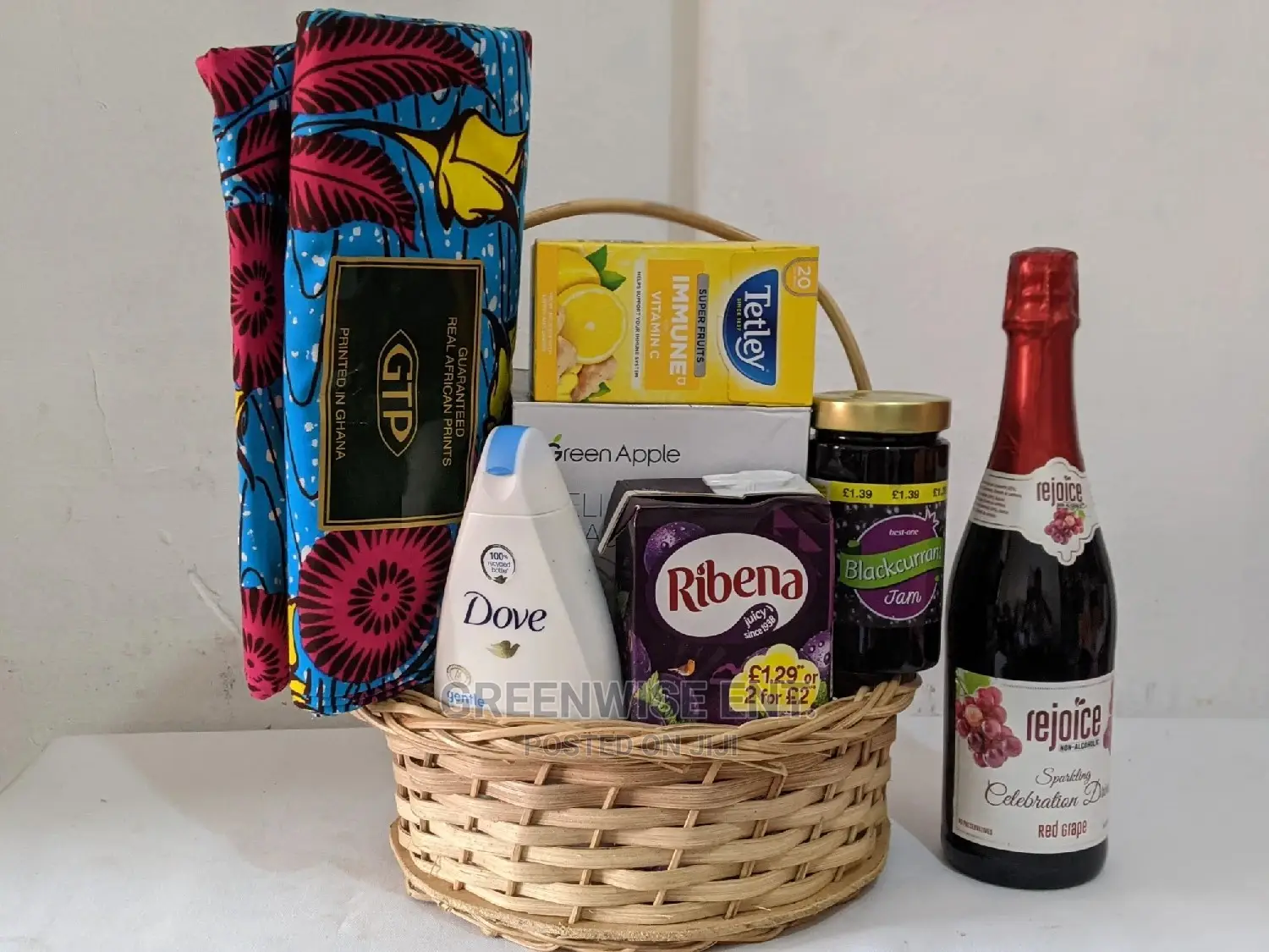 Affordable Luxury Christmas Hamper