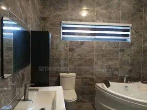 5bdrm House in 5 Bedroom House For, Adjiriganor for Sale