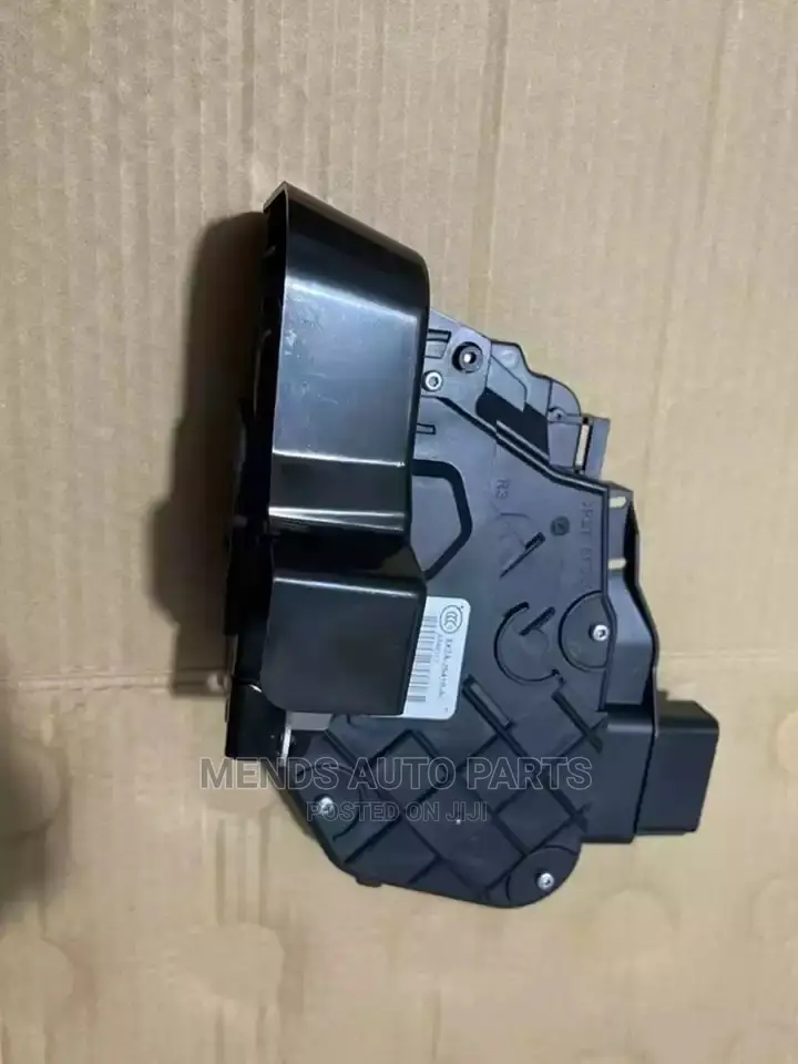 Range Rover Evoque Front Door Lock Machine