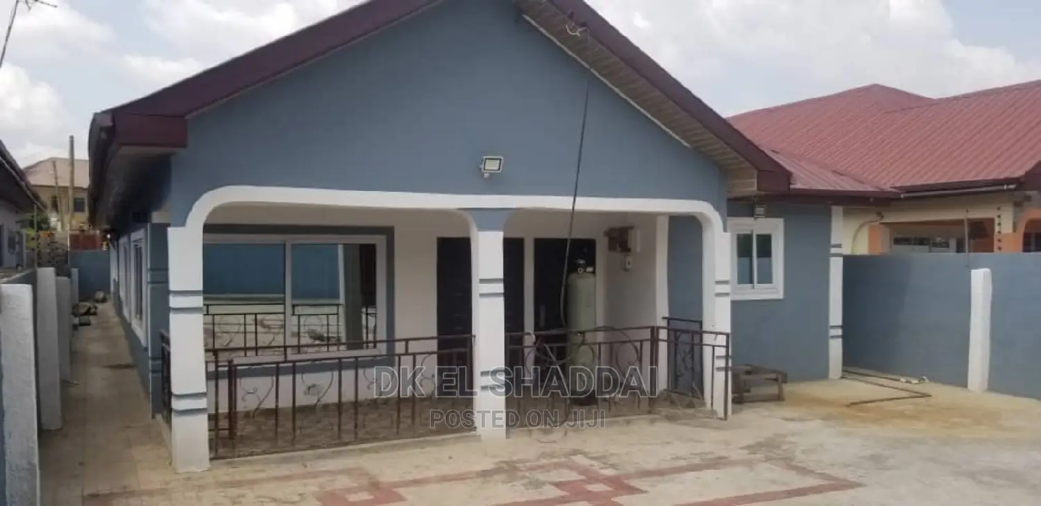 4bdrm House in Pokuase for Sale