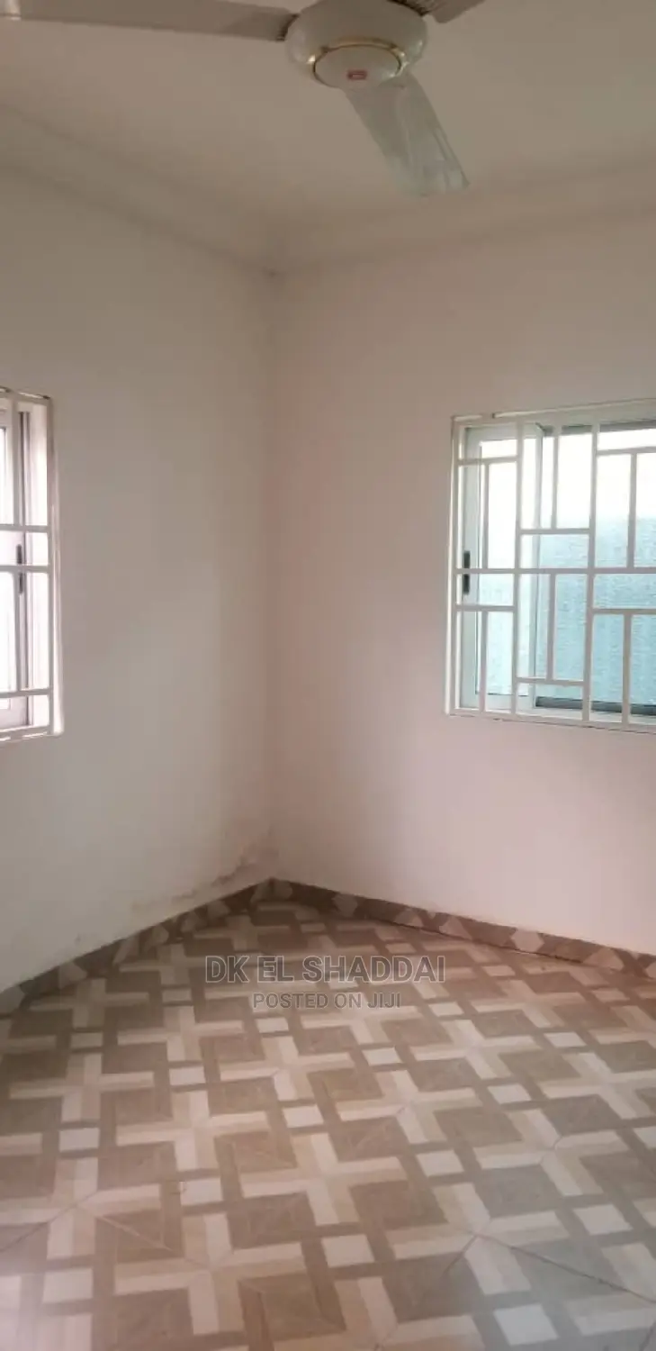4bdrm House in Pokuase for Sale