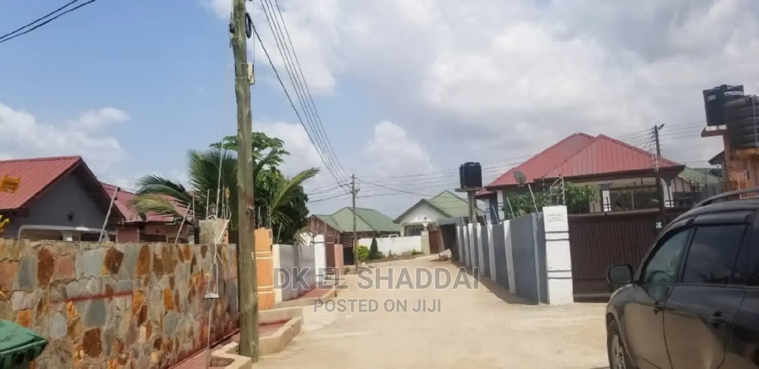 4bdrm House in Pokuase for Sale