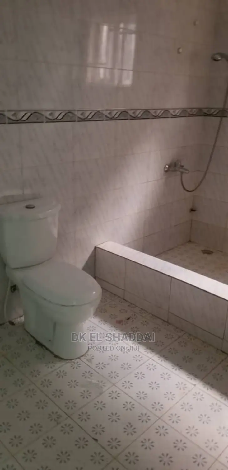 4bdrm House in Pokuase for Sale