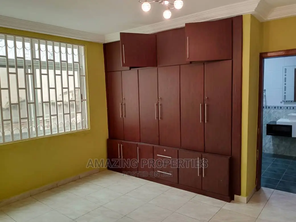 7bdrm House in American House for Rent