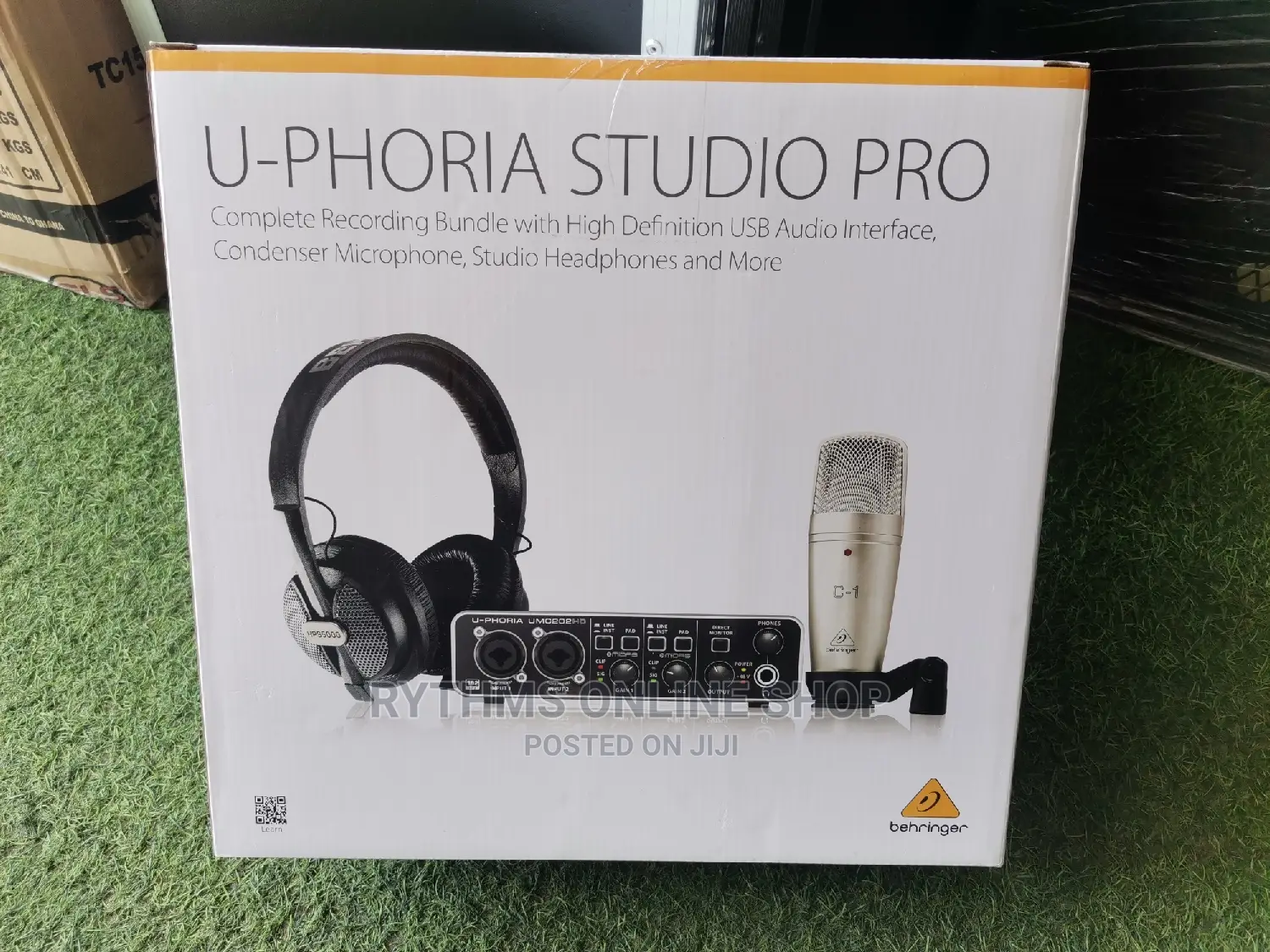 Behringer U-Phoria Studio Pro Bundle