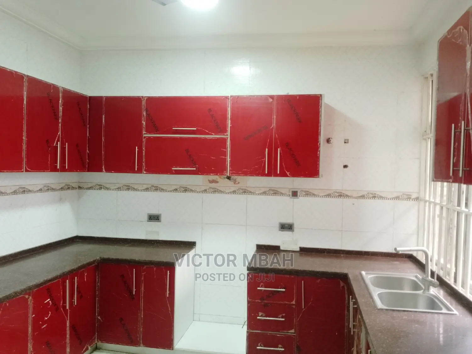 5bdrm Duplex in Psglobal Comm 25., Tema Metropolitan for rent