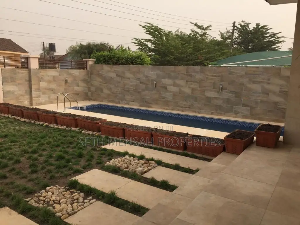 4bdrm House in Skm, Airport Residential Area for Rent