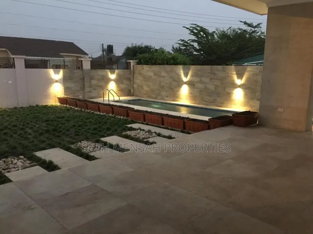 4bdrm House in Skm, Airport Residential Area for Rent