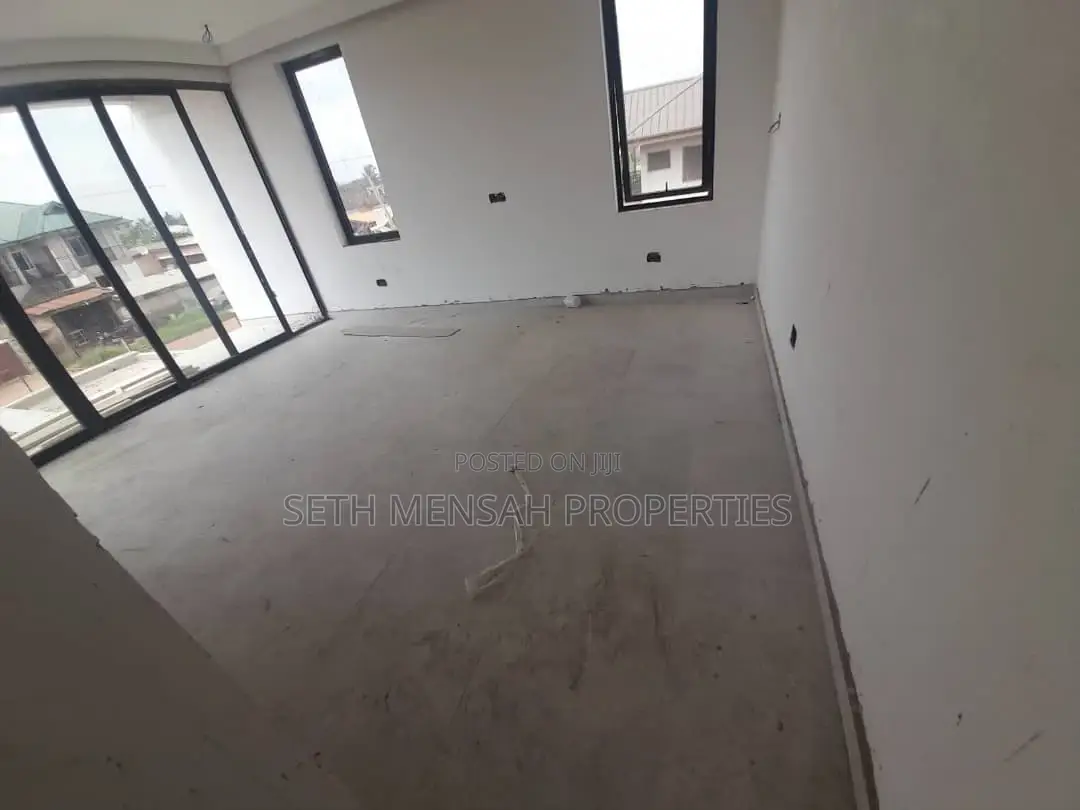 3bdrm House in Skm, School Junction for Sale
