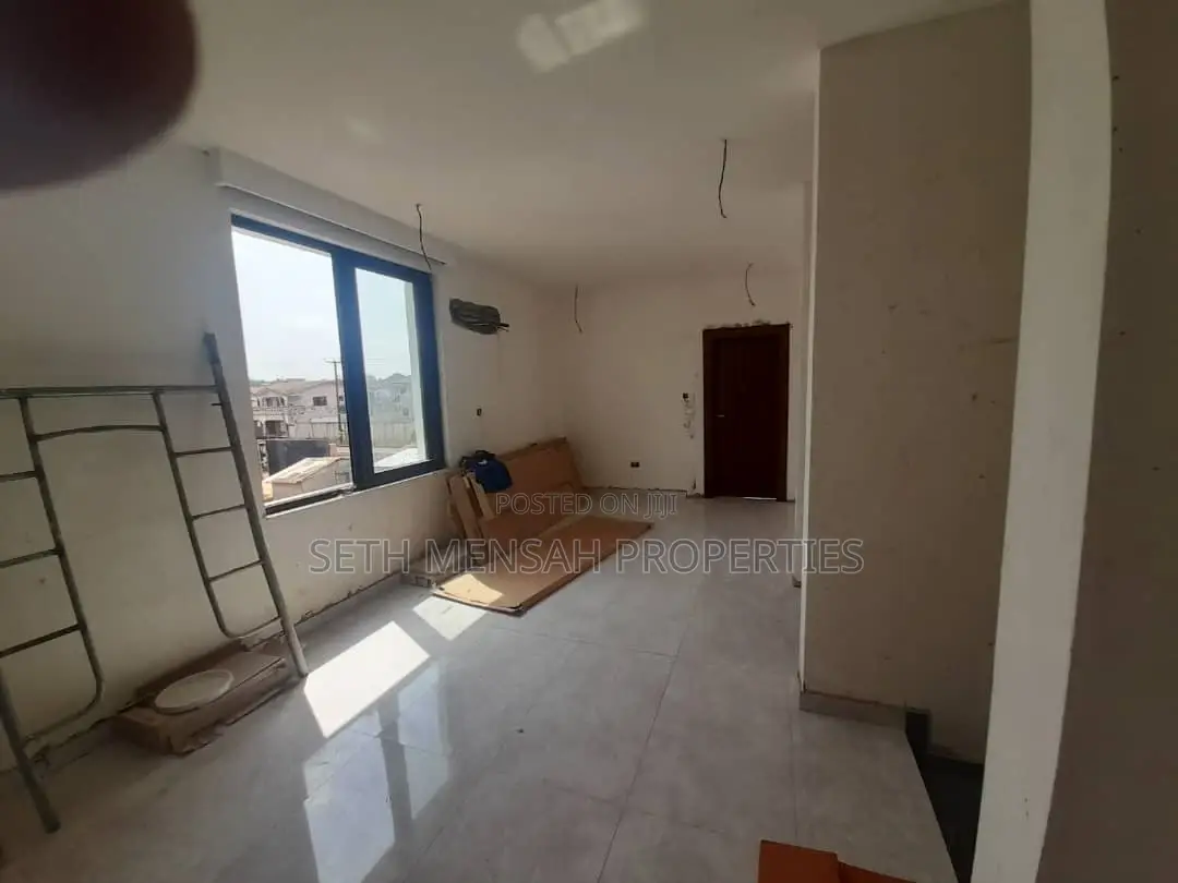 3bdrm House in Skm, School Junction for Sale