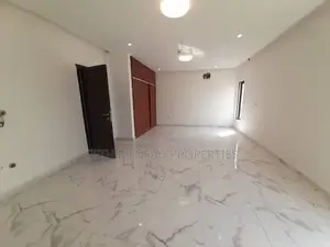 3bdrm House in Skm, Adenta for Sale