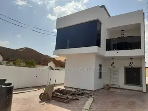 3bdrm House in Skm, Adenta for Sale
