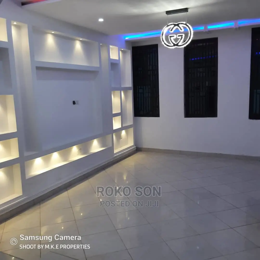 4bdrm Duplex in Dr Roko, Spintex for Sale