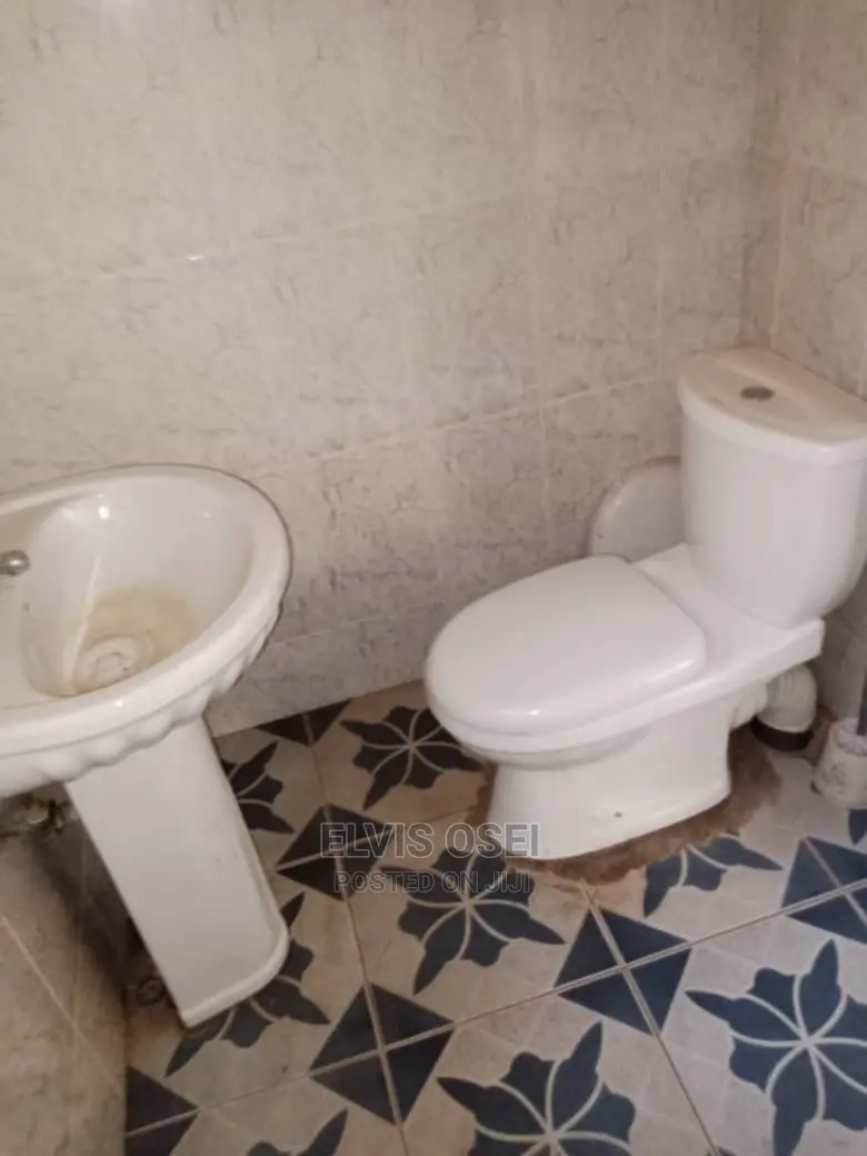 3bdrm Apartment in New Botianor, Weija for Rent