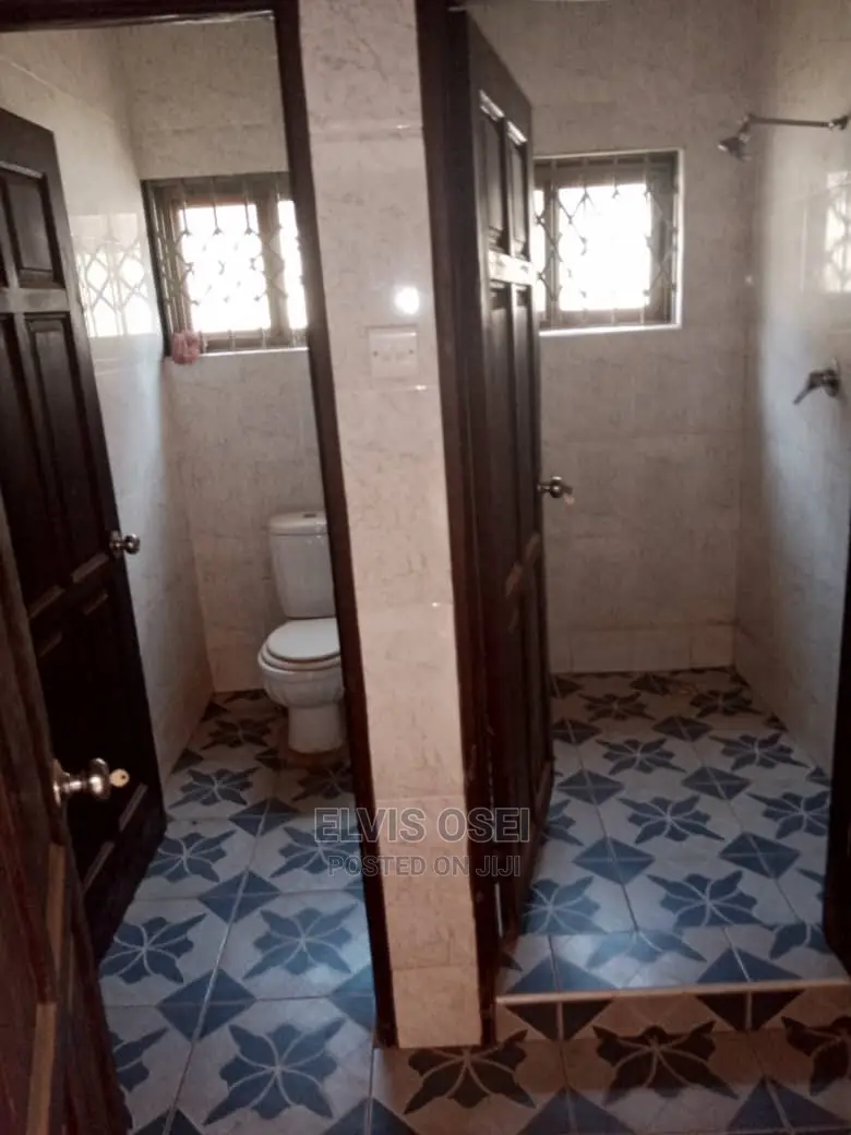 3bdrm Apartment in New Botianor, Weija for Rent
