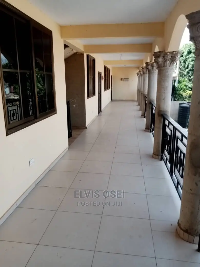3bdrm Apartment in New Botianor, Weija for Rent