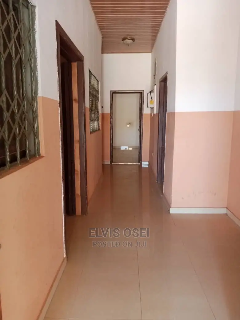 3bdrm House in Weija for Sale