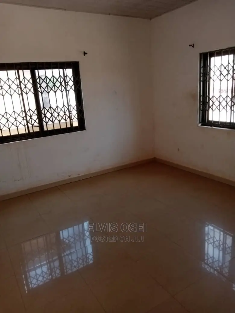 3bdrm House in Weija for Sale