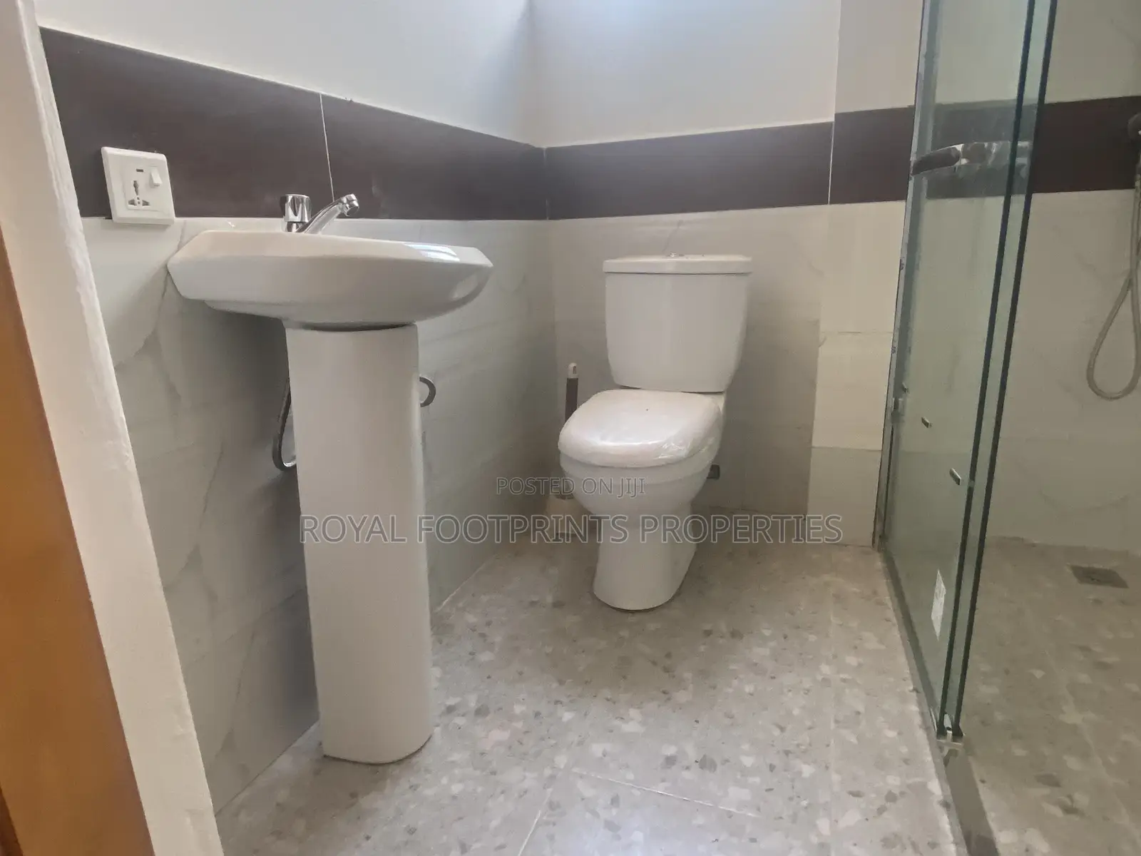 Furnished 4bdrm Duplex in East Legon for Rent