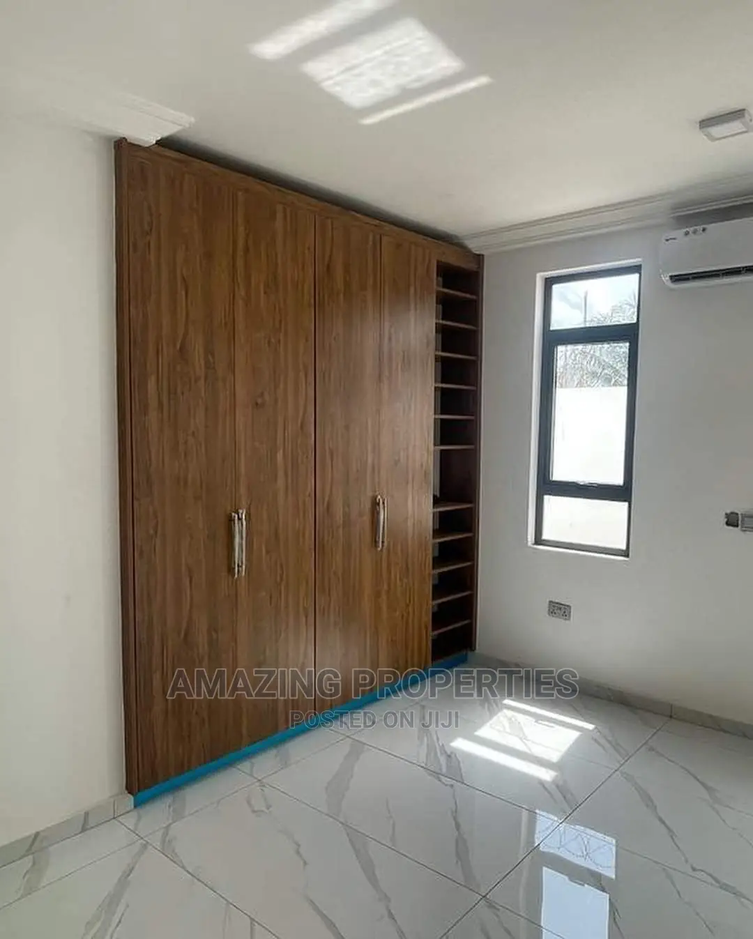 4bdrm House in 4-Bedroom House for for Sale