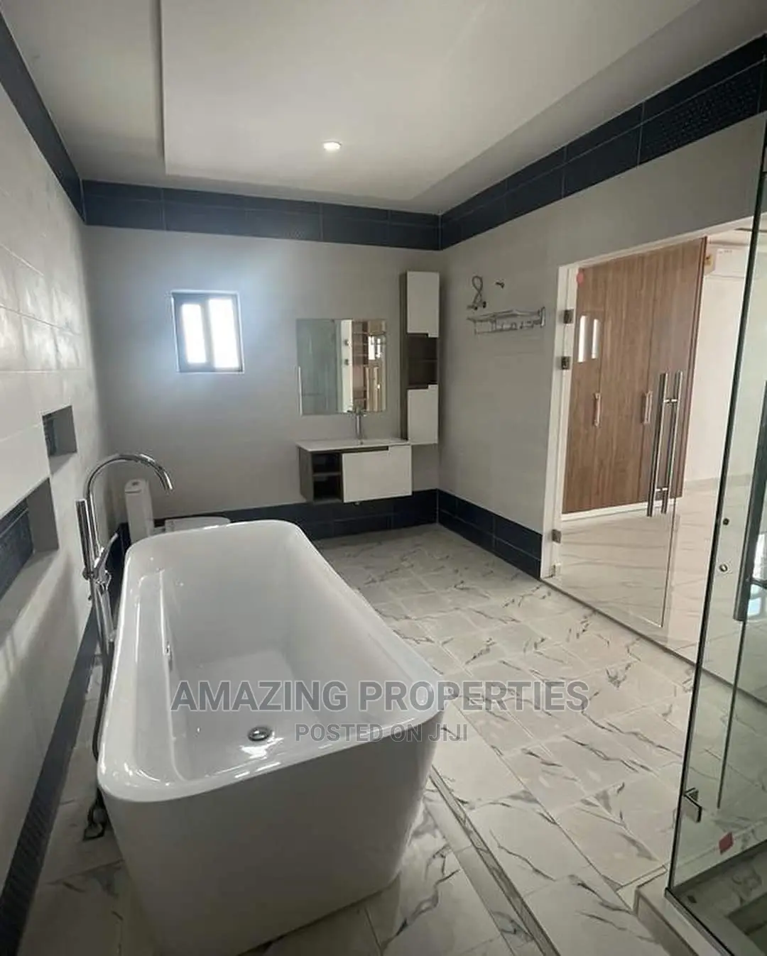 4bdrm House in 4-Bedroom House for for Sale