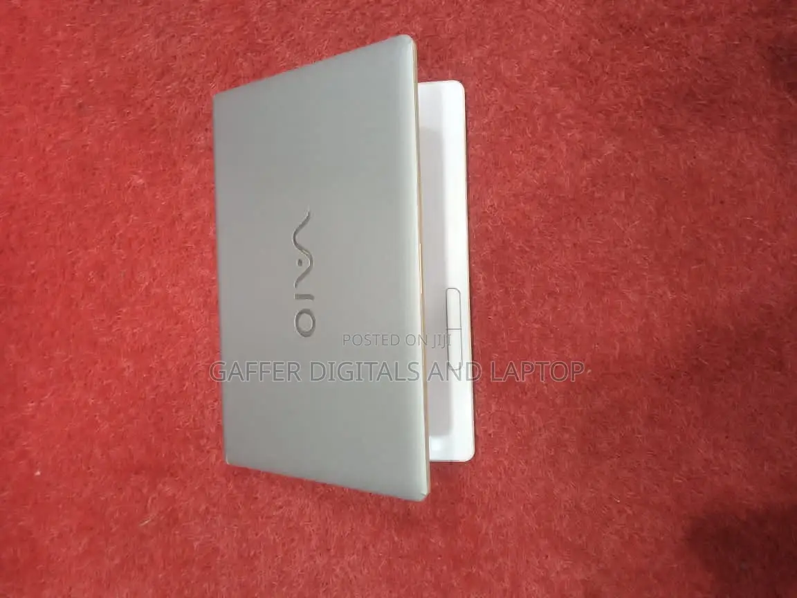 New Laptop Sony VAIO E14A25CN 4GB Intel Core I3 HDD 320GB