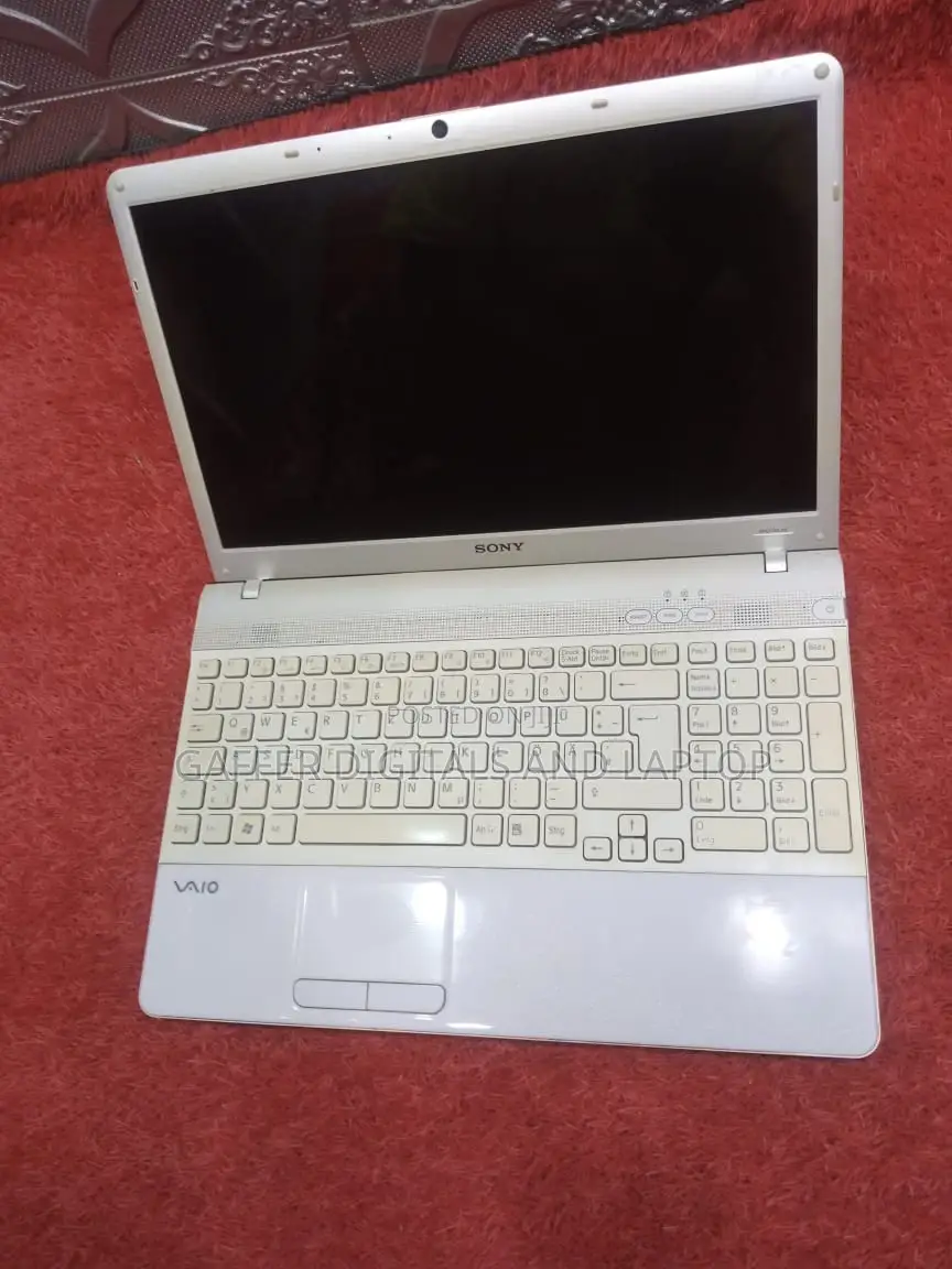 New Laptop Sony VAIO E14A25CN 4GB Intel Core I3 HDD 320GB