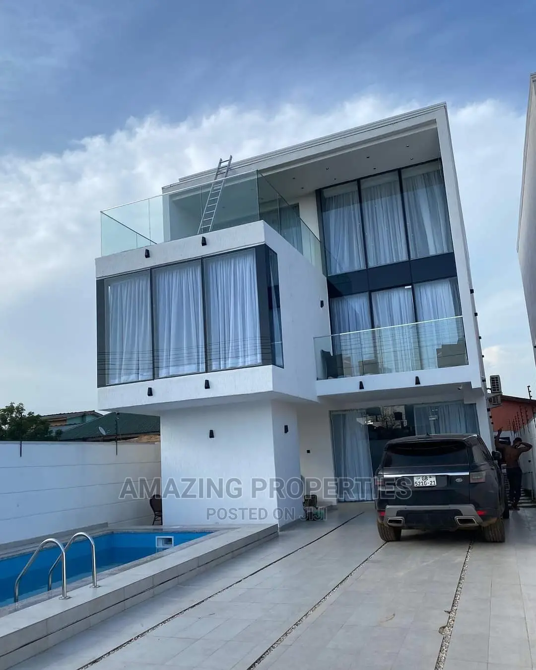 4bdrm House in Luxurious 4 Bedroom for Sale